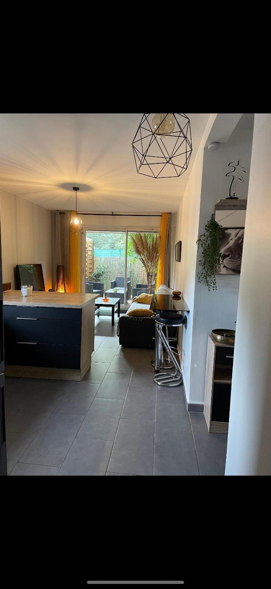 Agreable T2 Traversant Rdc Avec Terrasse + Balcon+ Parking 2 Places Montpellier Ngoại thất bức ảnh